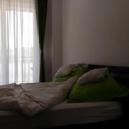 Apart Traian Apartment *